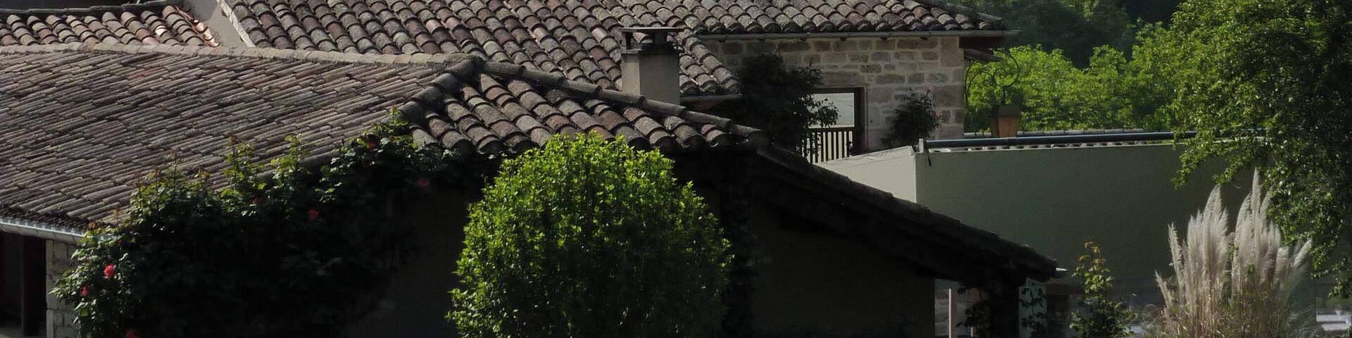 Penne Castle - Overhanging Fortress!