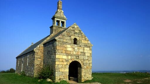 Description : Pédernec (22) - Le Menez Bré - Chapelle Saint Hervé Date : non déterminée Auteur : Ifernyen Source : Archives personnelles, scan d'aprÚs diapositive Statut : fr:GFDL Ifernyen