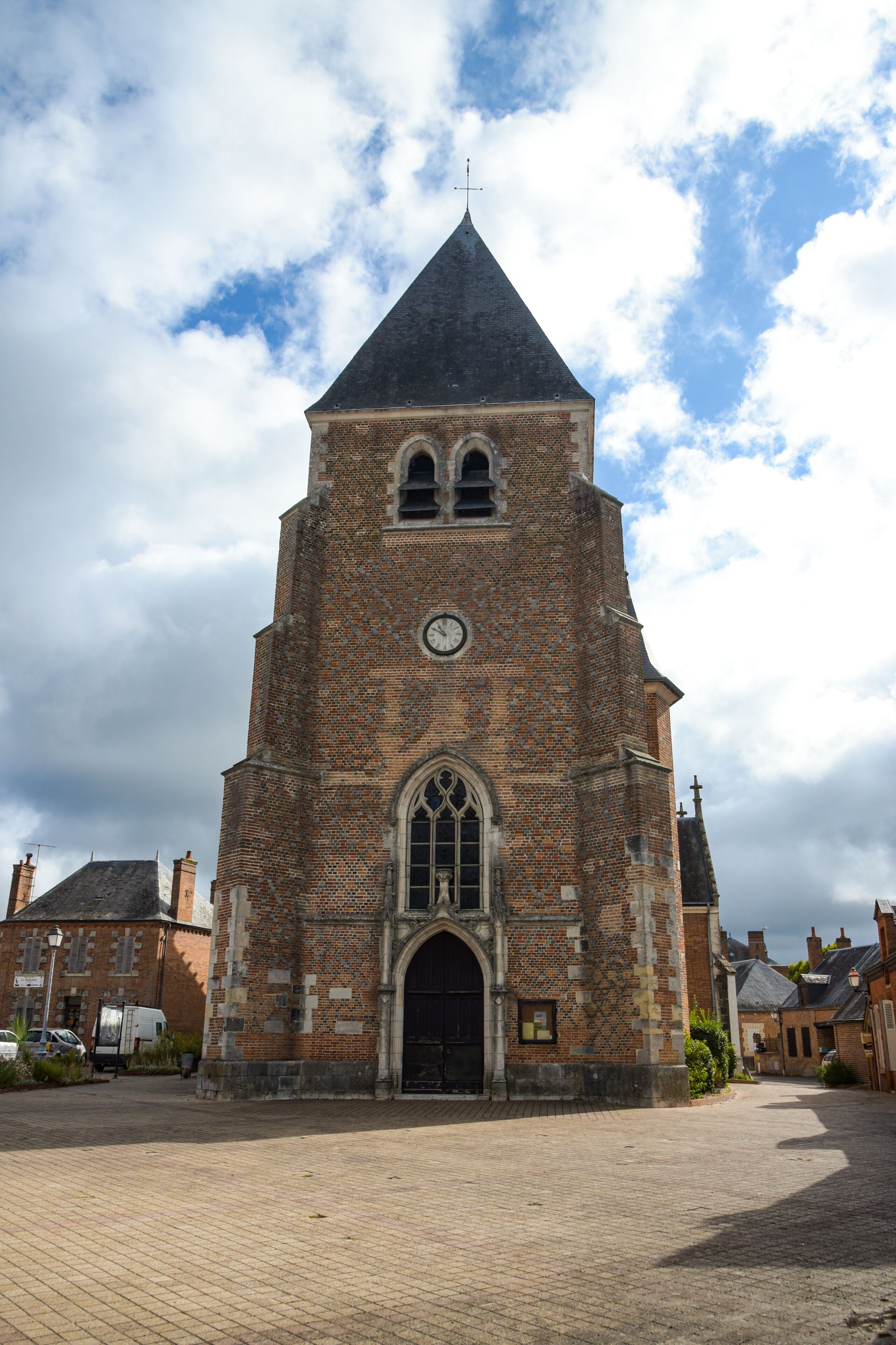 church of nouan le fuzelier