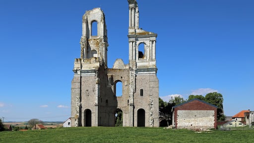 This building is classé au titre des Monuments Historiques. It is indexed in the Base Mérimée, a database of architectural heritage maintained by the French Ministry of Culture, under the reference PA00108351 .