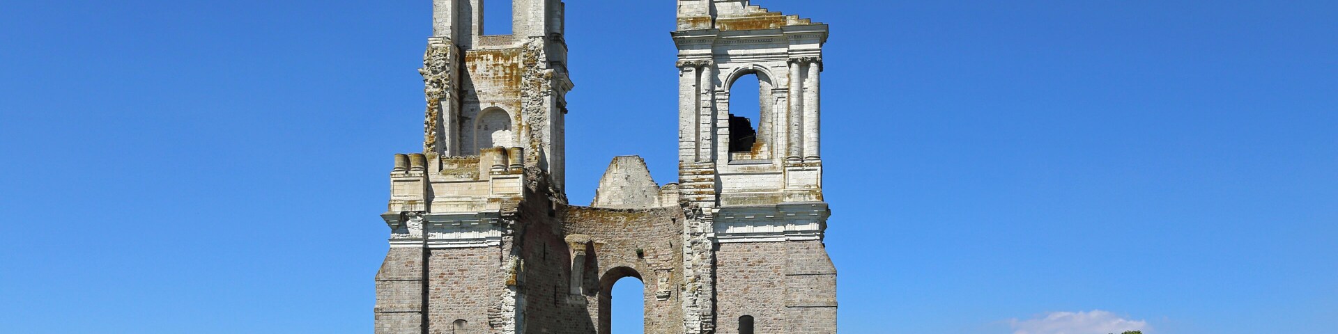 This building is classé au titre des Monuments Historiques. It is indexed in the Base Mérimée, a database of architectural heritage maintained by the French Ministry of Culture, under the reference PA00108351 .