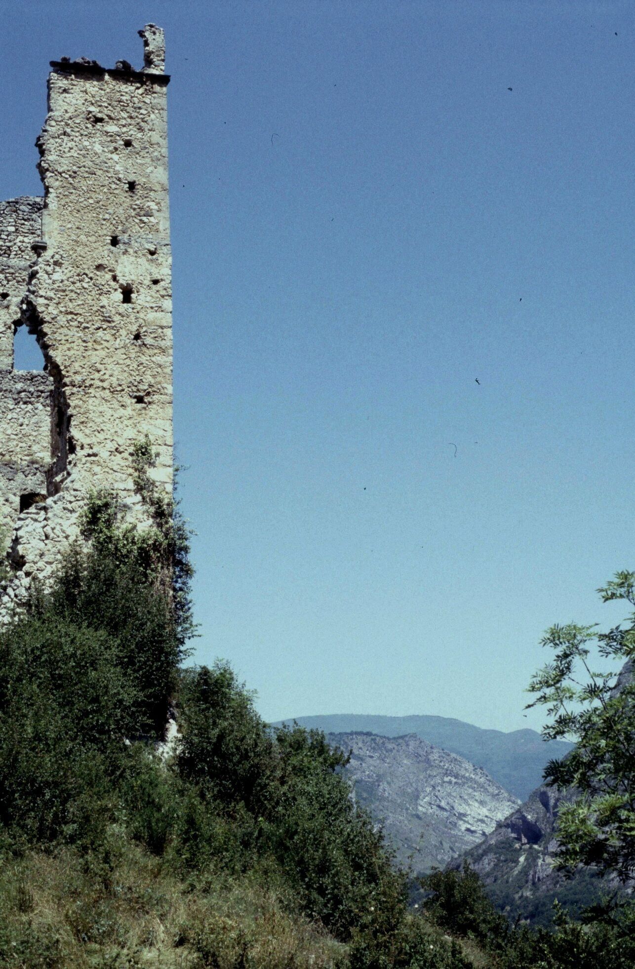 Ariege Miglos Chateau Vue Grotte De Niaux 071995