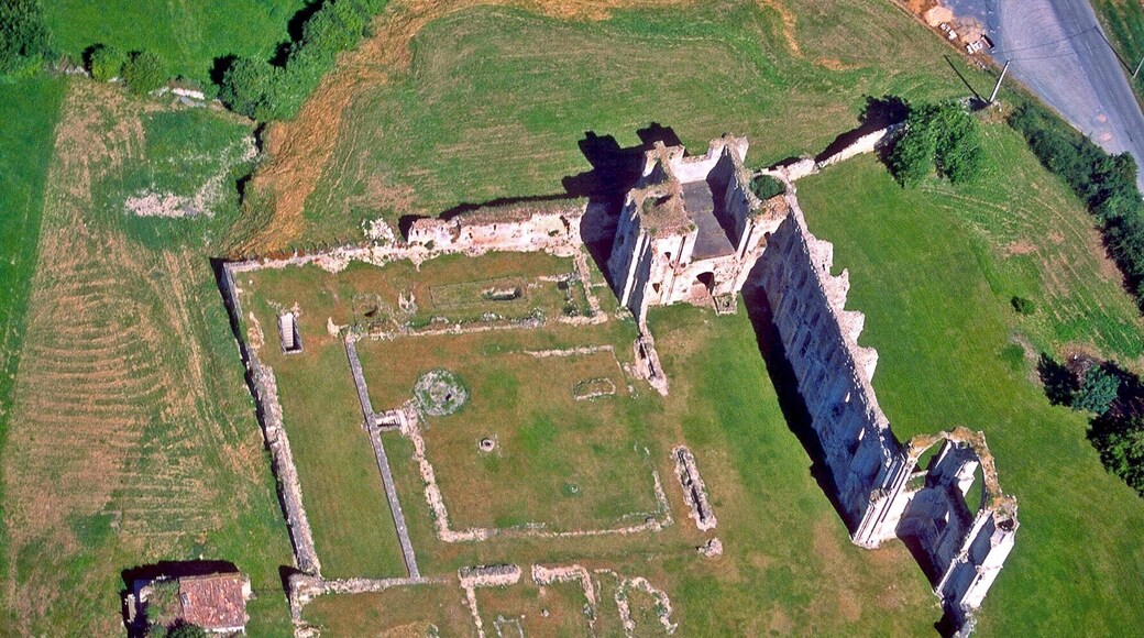This building is indexed in the Base Mérimée, a database of architectural heritage maintained by the French Ministry of Culture, under the reference PA00110162 .