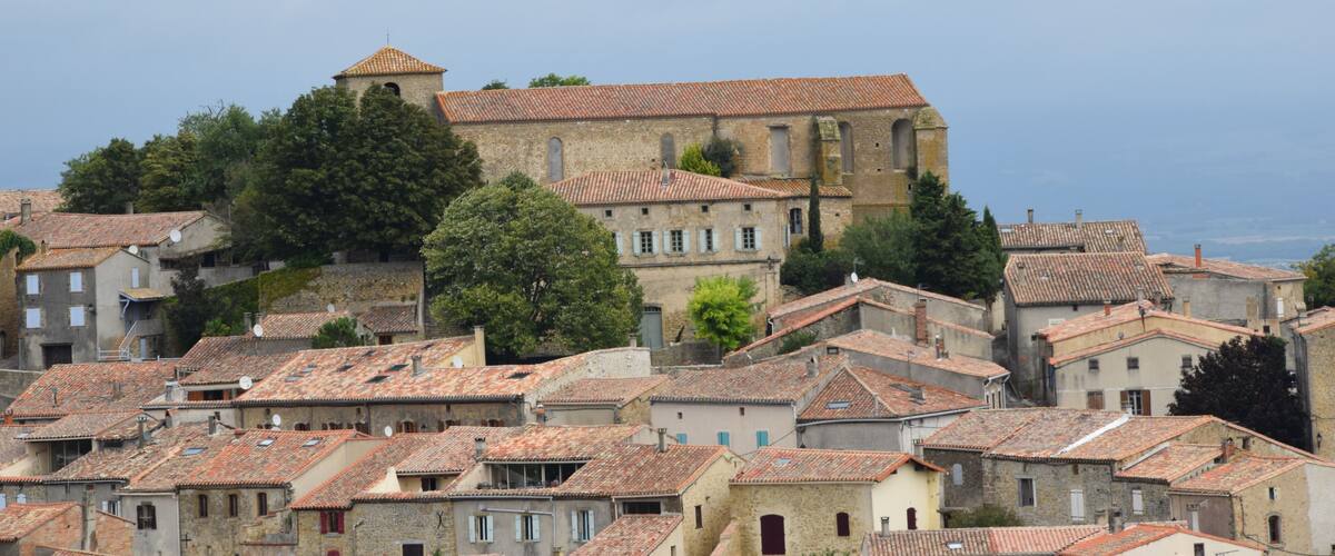 This building is indexed in the Base Mérimée, a database of architectural heritage maintained by the French Ministry of Culture, under the reference PA00102731 .