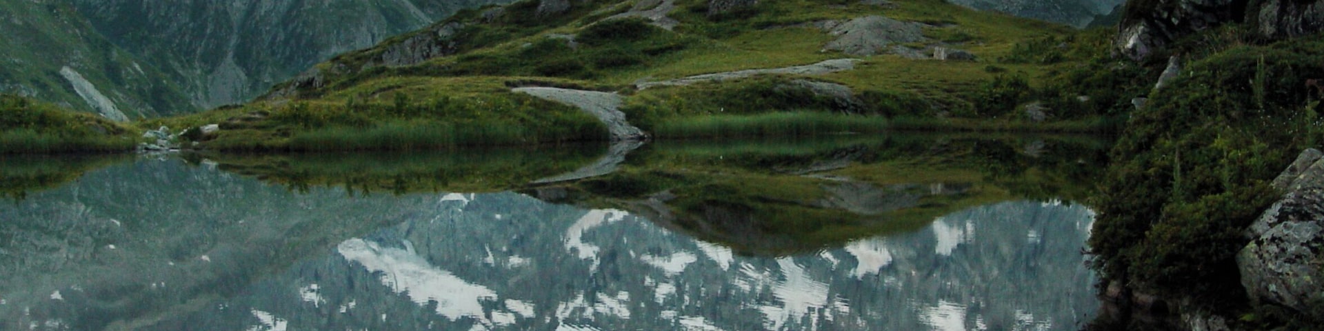 Lac du Lauzon au lever du soleil / First ray of Sun at Lake "du Lauzon""