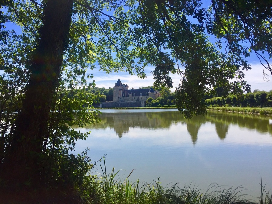 View of the castle from the lake 😍