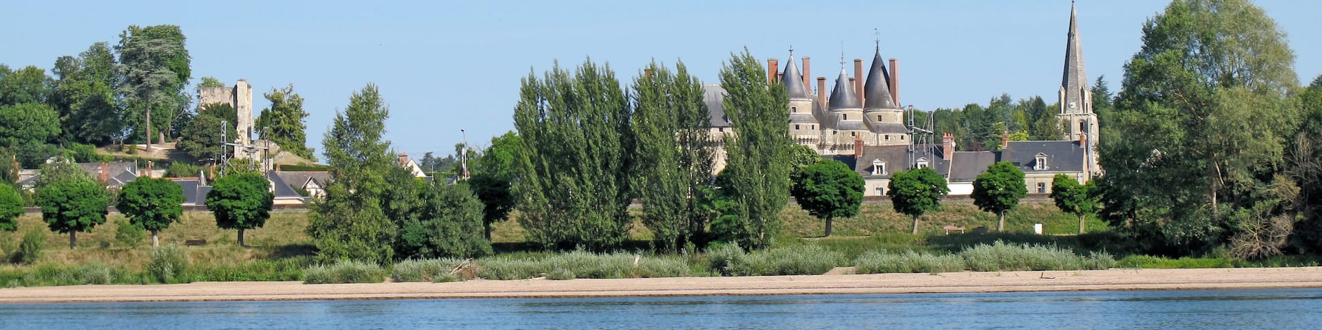 47°19'15.22"N 0°24'33.75"E
Le chĂąteau de Langeais. The castle of Langeais.