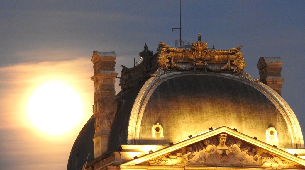 Paris Moonlight in May #Spring Fun