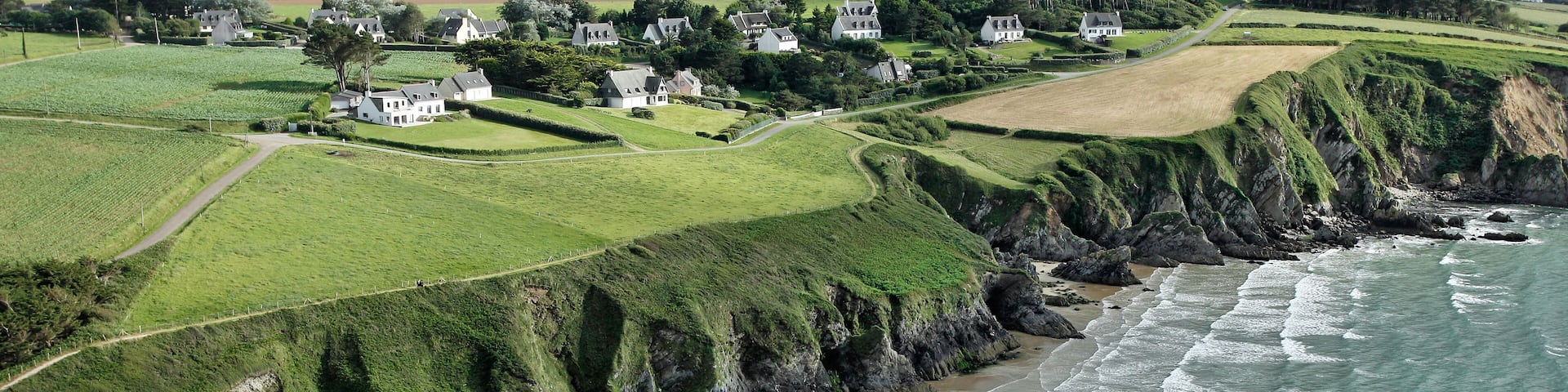 Plage de Trezmalaouen vue du ciel, Kerlaz, Finistère
