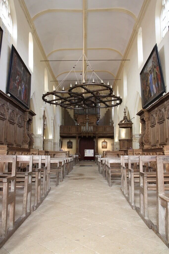 Church where is the grave of Dom Pérignon the abbot who  found the process the manufacturing of the Champagne