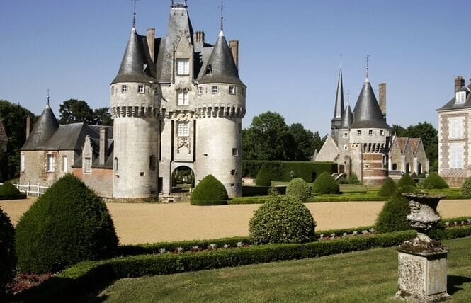 This building is classé au titre des Monuments Historiques. It is indexed in the Base Mérimée, a database of architectural heritage maintained by the French Ministry of Culture, under the reference PA00097112 .