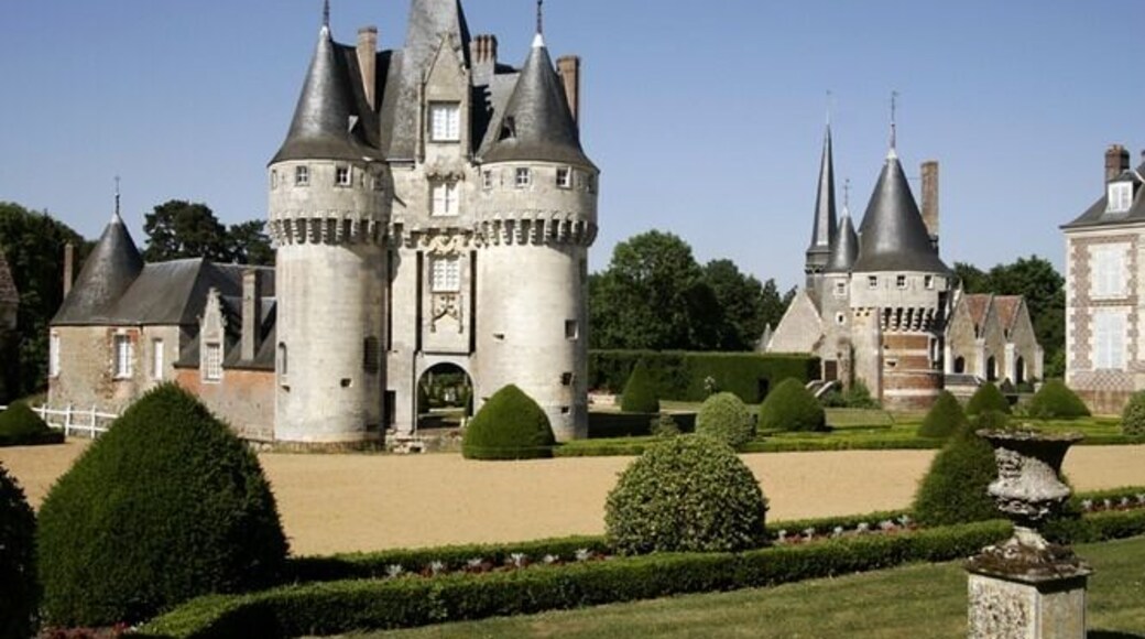 This building is classรฉ au titre des Monuments Historiques. It is indexed in the Base Mรฉrimรฉe, a database of architectural heritage maintained by the French Ministry of Culture, under the reference PA00097112 .