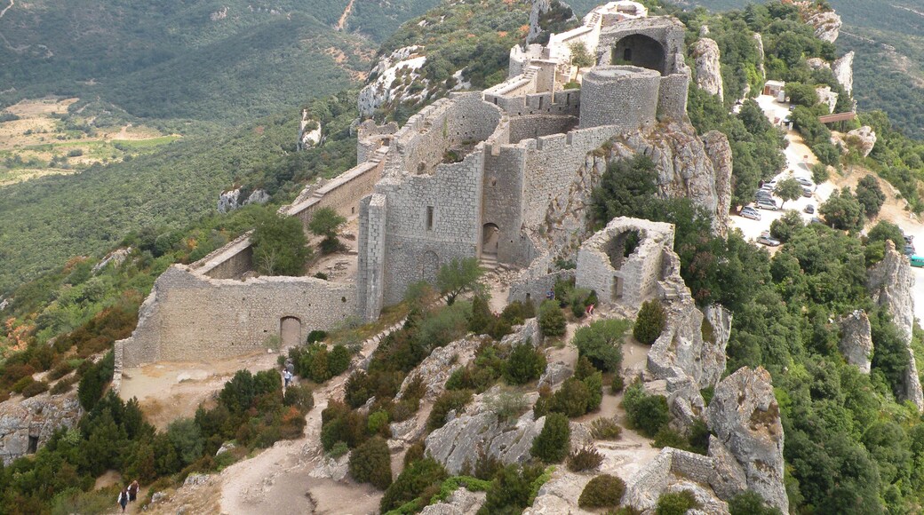 This building is indexed in the Base Mérimée, a database of architectural heritage maintained by the French Ministry of Culture, under the reference PA00102673 .