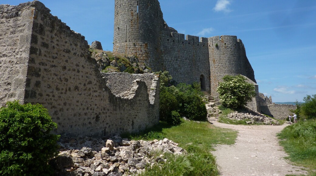 Peyreperteuse Fortress - Pyrenean Stronghold