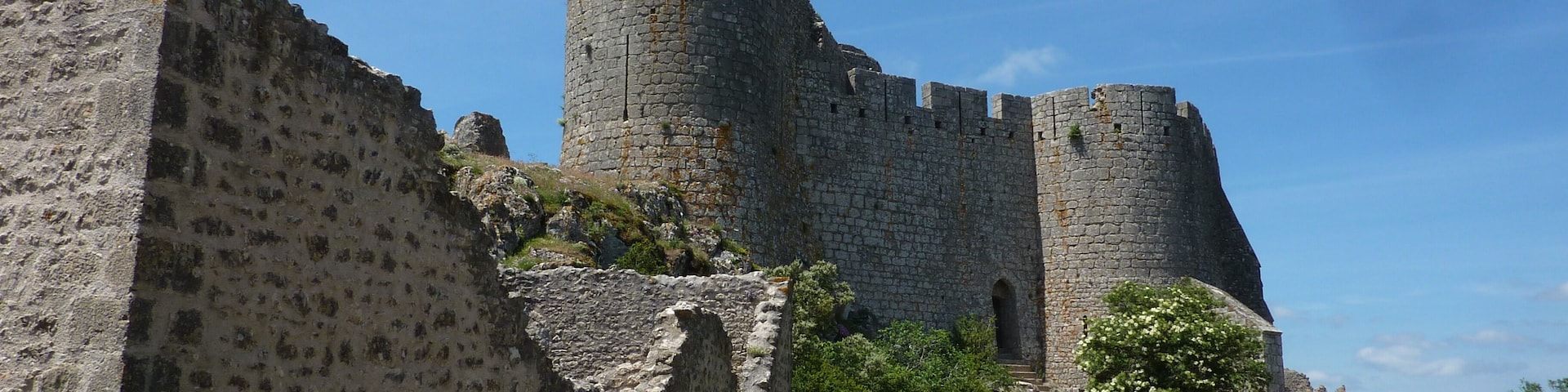 Peyreperteuse Fortress - Pyrenean Stronghold
