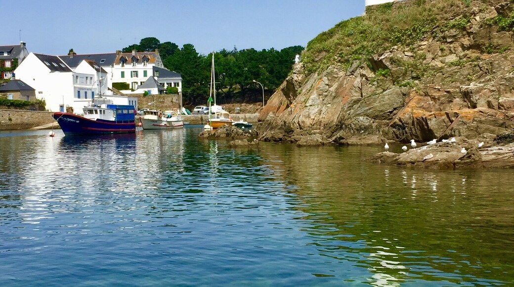Lovely spot for swimming below the green lighthouse.
