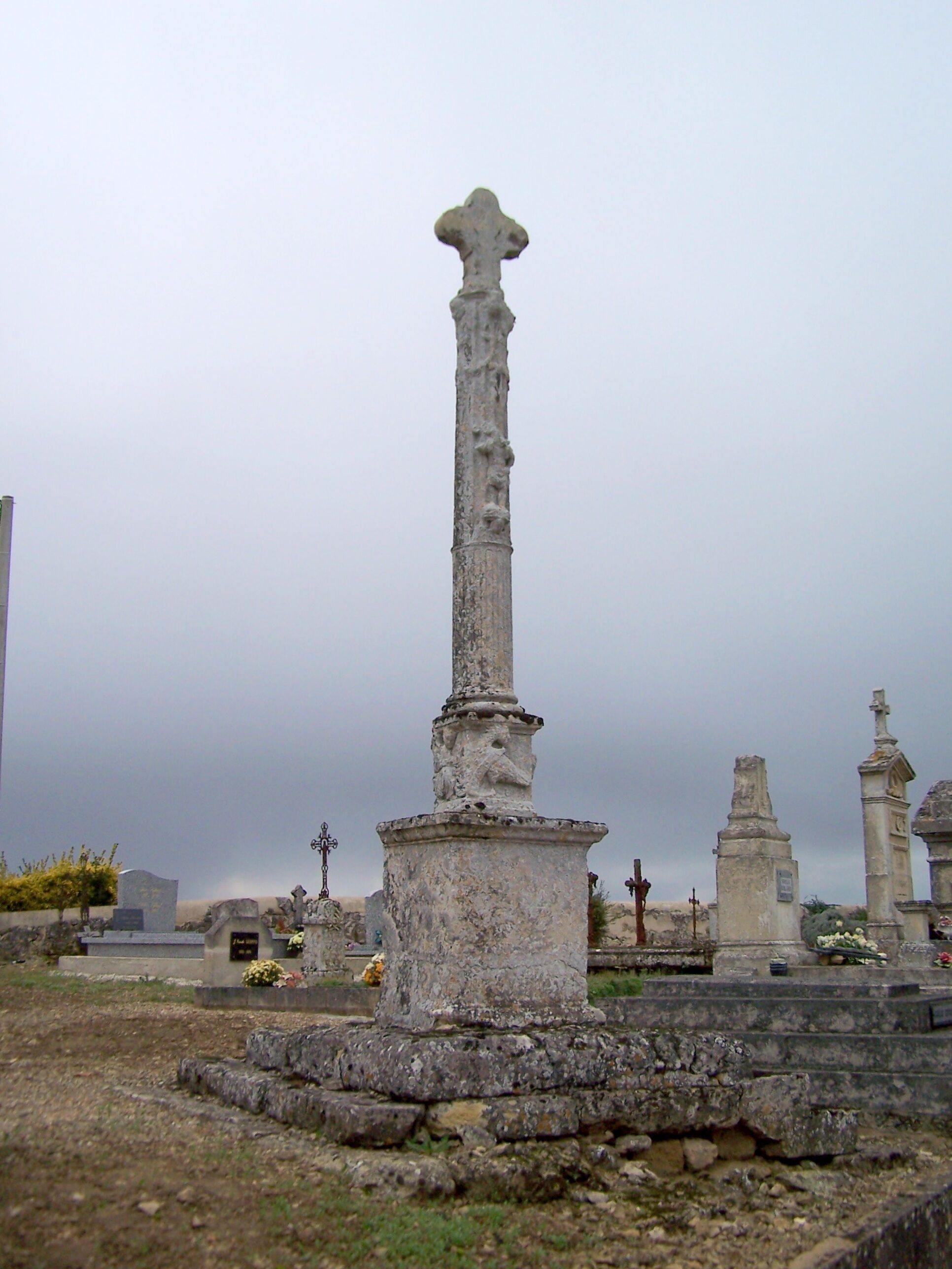 Cemetery cross of Courpiac (Gironde, France)