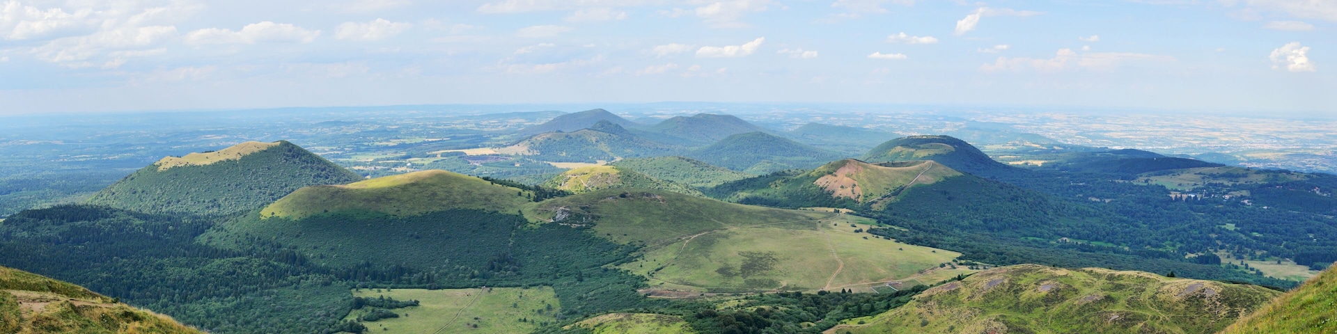 panoramique de la chaine des puy