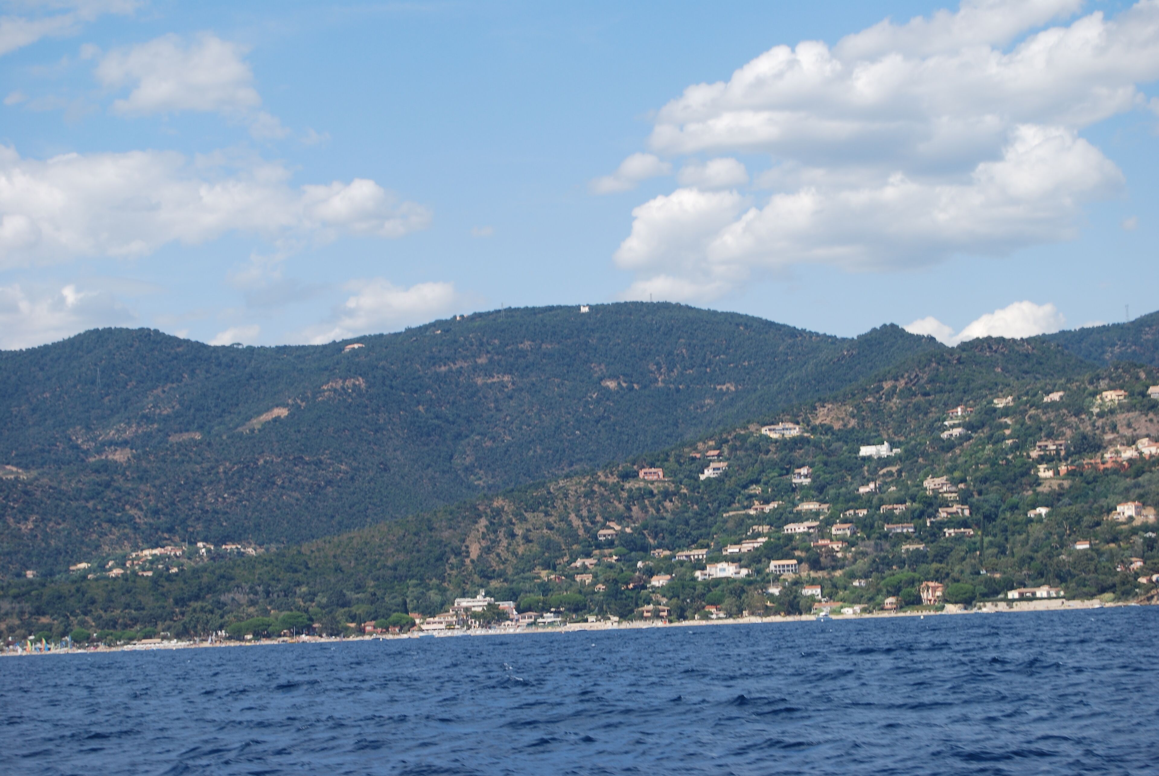 Plage de Cavalière. Le Lavandou. Vue de la mer.