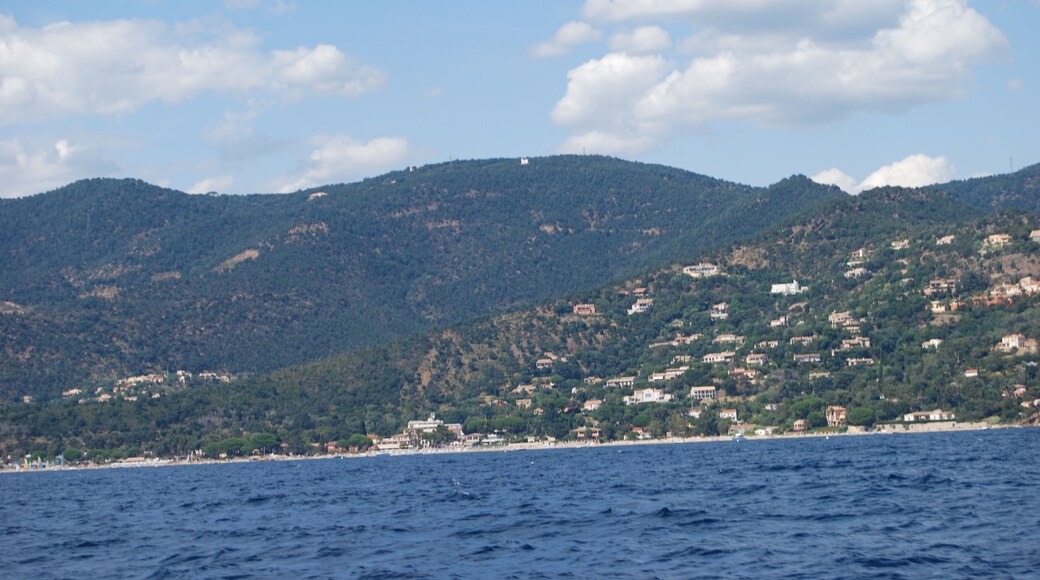 Plage de Cavalière. Le Lavandou. Vue de la mer.