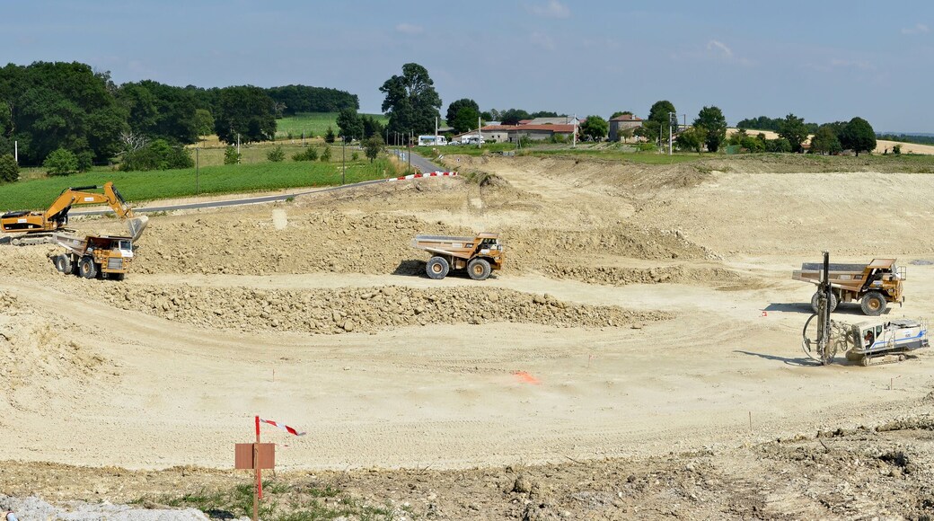 Works in progress : new LGV Sud Europe Atlantique (high speed railway line), near Châtignac, Charente, France.