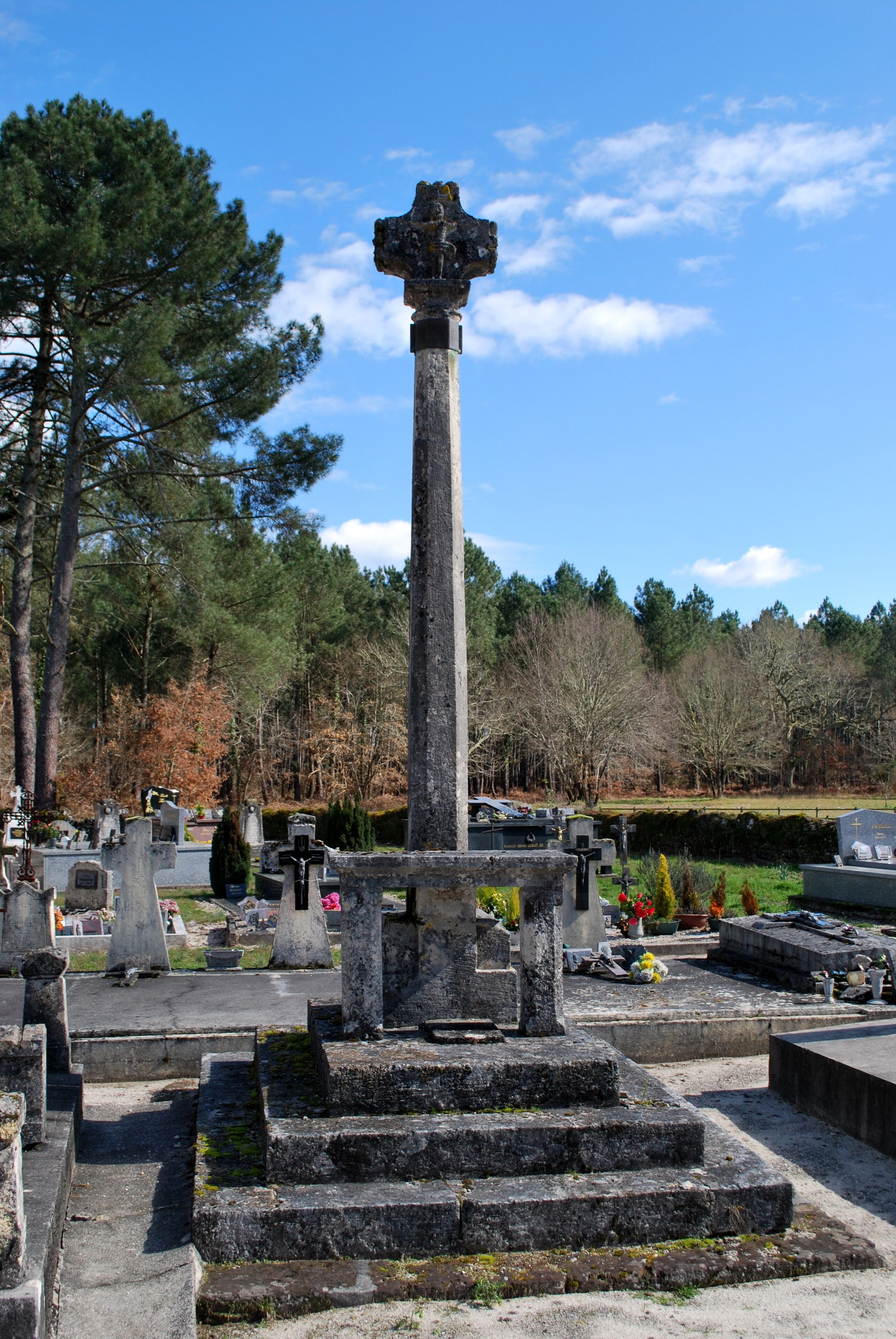 Église Saint-Pierre de Mons de Belin-Béliet