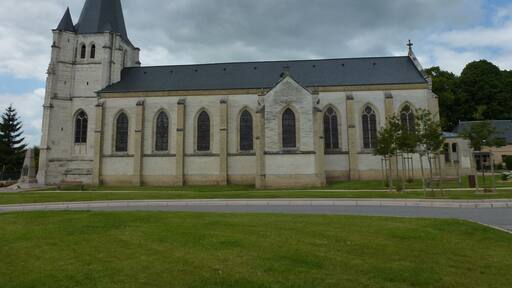 Amfreville-la-Campagne (Eure, Fr) église, vue latérale