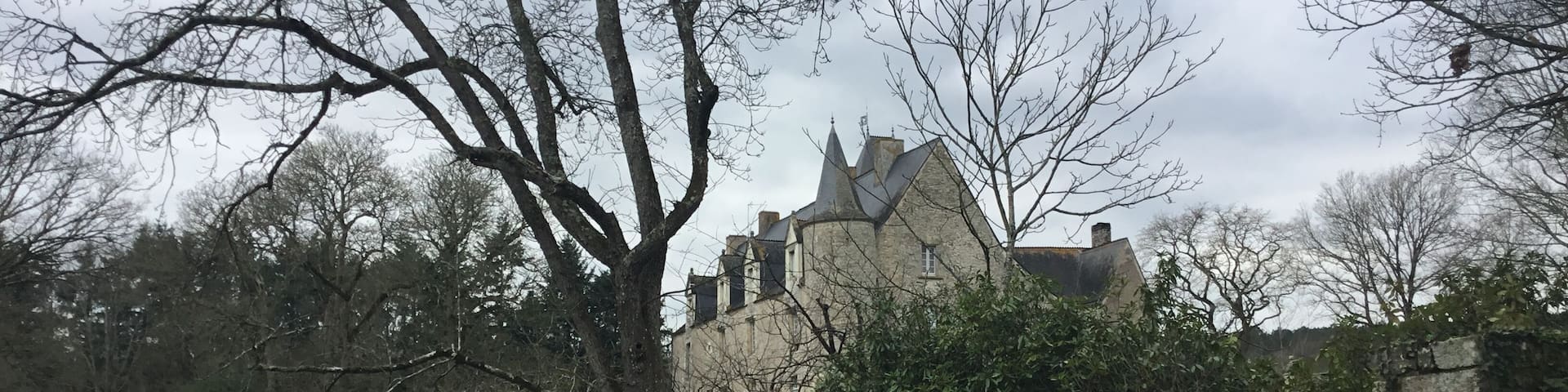 This building is inscrit au titre des Monuments Historiques. It is indexed in the Base Mérimée, a database of architectural heritage maintained by the French Ministry of Culture, under the reference PA00090975 .