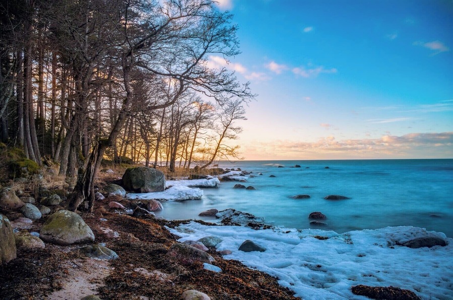 A cool rocky beach near Käsmu.
#BVStrove #estonia #käsmu #harjumaa #beach #sea