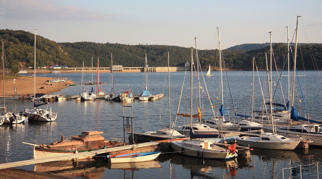 Autocamping Vranovská pláž
The Auto-camping offers accommodation for families with children and for individuals in its recreation complex on the main beach of Vranov Dam not only during the main summer holidays. Of course, in May, June, September, October, accommodation for schools, tourists and sports clubs, cyclists and fishermen.
Chalets or Hotels are cheap for Western understanding.
http://www.vranovska-plaz.cz/en/