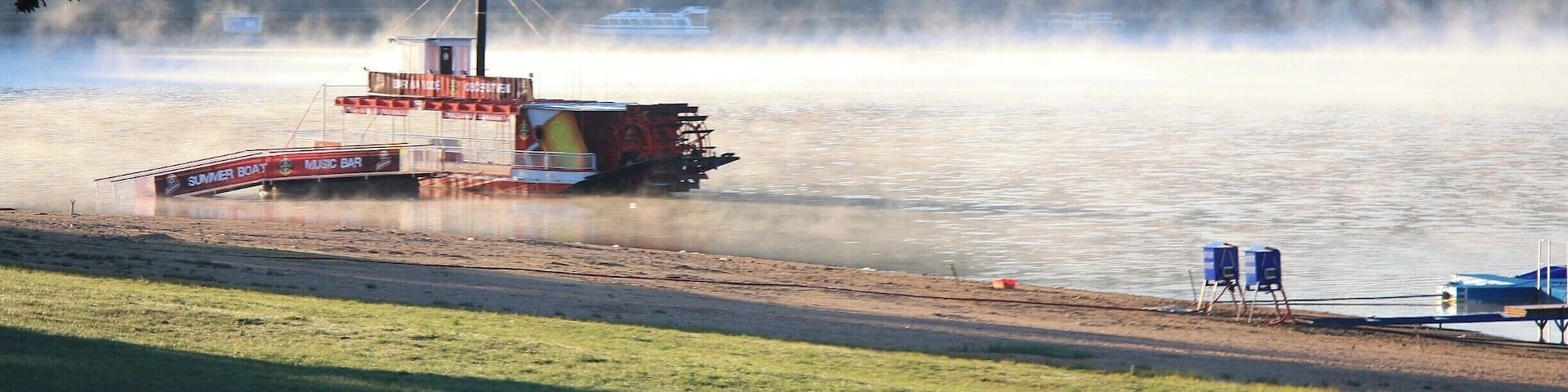 Morning mist on the Lake.
Vranovská přehrada.
The water reservoir of Vranov (also the Vranov Dam) was built on the river Dyje river near the town of Vranov nad Dyjí in the years 1930-1933. the dam is 60 m high and in length 292 m resulting from the dam is about 30 km long and extends below the Bítov Castle in the Valley Želetavky. By area is the tenth largest in the Czech Republic. The dam is used in addition to the energy and water supply tasks for recreation. Recreation centers are concentrated in the area of Vranov nad Dyjí, Bítov and Podhradí nad Dyjí.
The different Camping sites Are Vranov and Bitov, Vranov Plaz is more suitable for Teeners & Adults because of the Discotheque and many Bars, Bistro's internet cafe, Hotel facilities like massage, sport equipment and restaurants.
http://www.vranovska-plaz.cz/en/
Camp Bitov suitable for Families with little children, swimming pools with playgrounds around.
http://www.camp-bitov.cz/
However both Camping sites are low budget and reachable by ferry boat who are scheduled every our and also the three Castles at the lake as the villages.
http://www.lodnidopravavranov.cz/