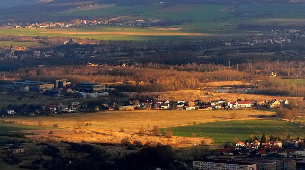 Pohled na Teplicko cestou na hrad Osek