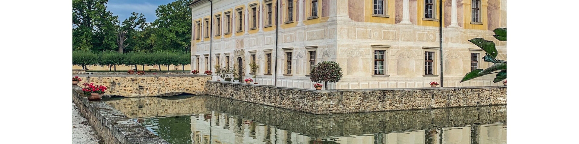 A Renaissance jewel in the swampy landscape between the ponds of the Netolice basin; an architectural dream of a romantic Italian master builder, longing for his distant home when working abroad. The Bohemian landscape and the North Italian casino. The dream that came true with amazing results. That’s Kratochvíle.