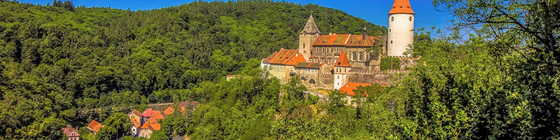 Driving around in this beautiful Country. Join my private Photo tour through Czechia. www.timvollmer.de