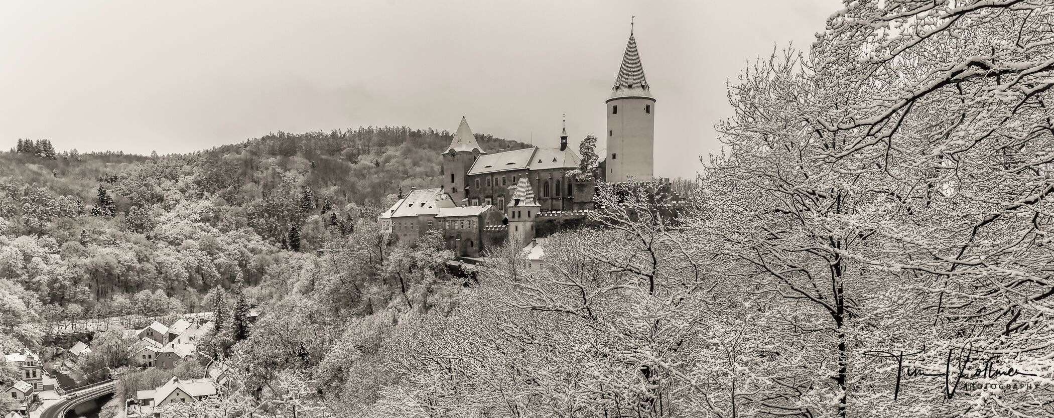 Driving around in this beautiful Country. Join my private Photo tour through Czechia. www.timvollmer.de
