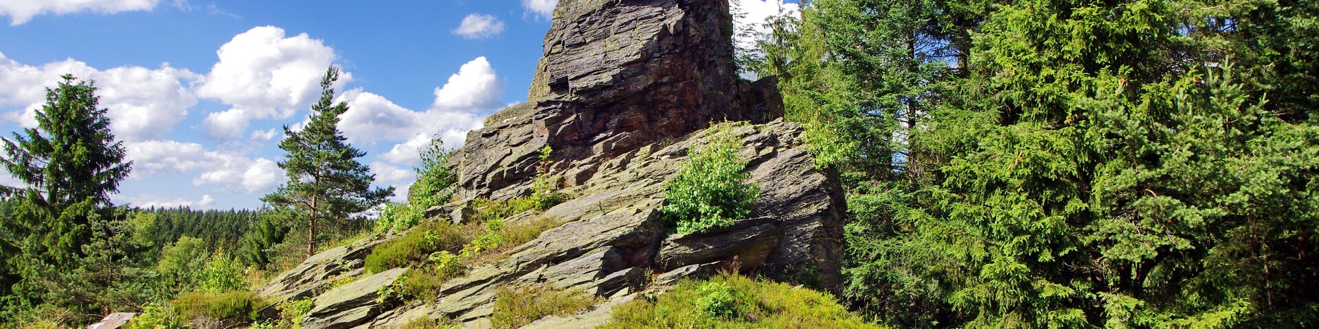 Přírodní památka Vysoký kámen, skalní útvar "zobák", okres Sokolov
