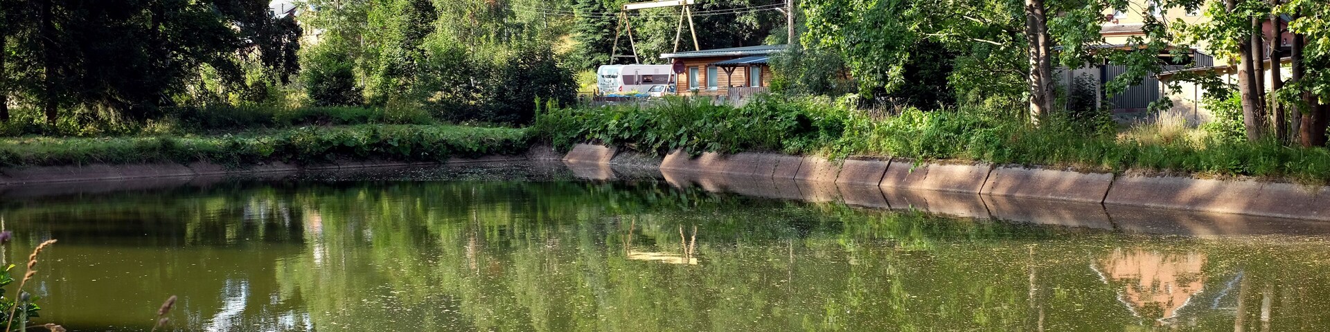 Rybníček na Hraničním potoce v Hraničné, u Česko-německé hranice, okres Sokolov