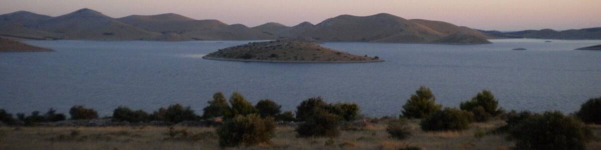 This group of islands is located in central Adriatic and it is the meeting place of the islands of Zadar and Šibenik archipelago. National park Kornati has 89 islands, islets and rocks. Every part of this natural beauty has something special and because of that it is also called heaven for boaters.
https://putujuciblog.wordpress.com/2015/02/12/national-park-kornati-2500-sunshine-hours-a-year/
#NationalPark