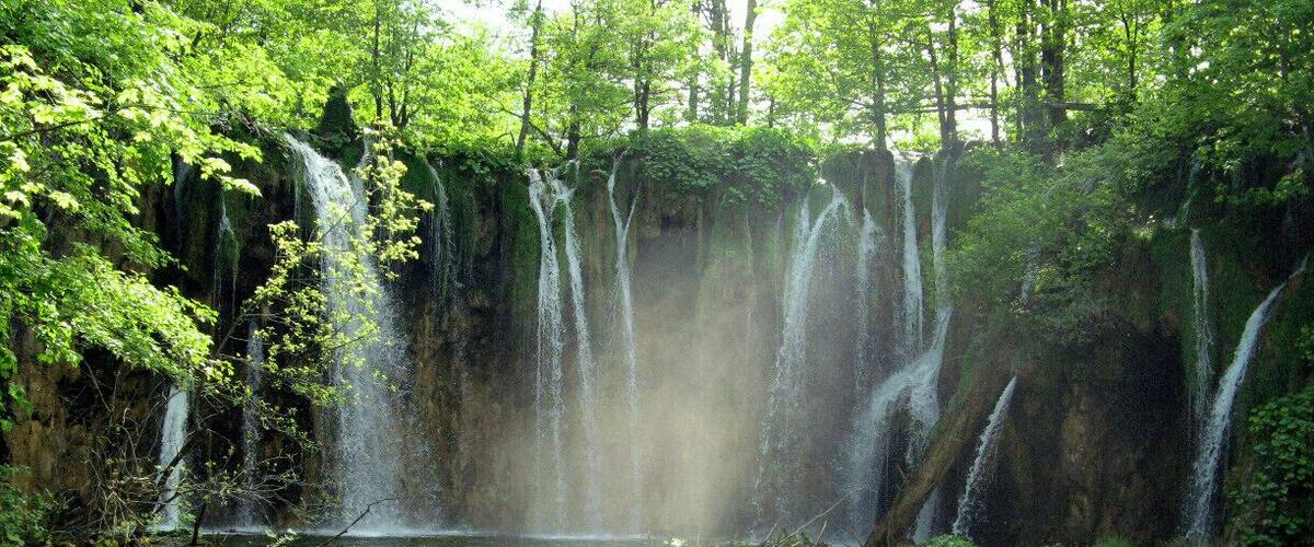 Water, waterfalls everywhere. The main boardwalks here can get busy, but it's worth the easy hike to get beyond the crowds. #BestOf5