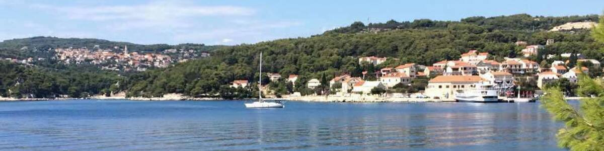 Sumartin is a quiet fishing village in the eastern end of the island. The majority of the daily buzz in town is due to the ferry routes coming from and going to Makarska. Numerous beautiful little bays and coves in the neighbourhood include Radovnja, Zvirje, Rasotica and Studena.
More about this paradise island:
http://www.geekyexplorer.com/zlatni-rat-beach-brac-island/
#brac #croatia #islands #boat #mediterranean #nature #island