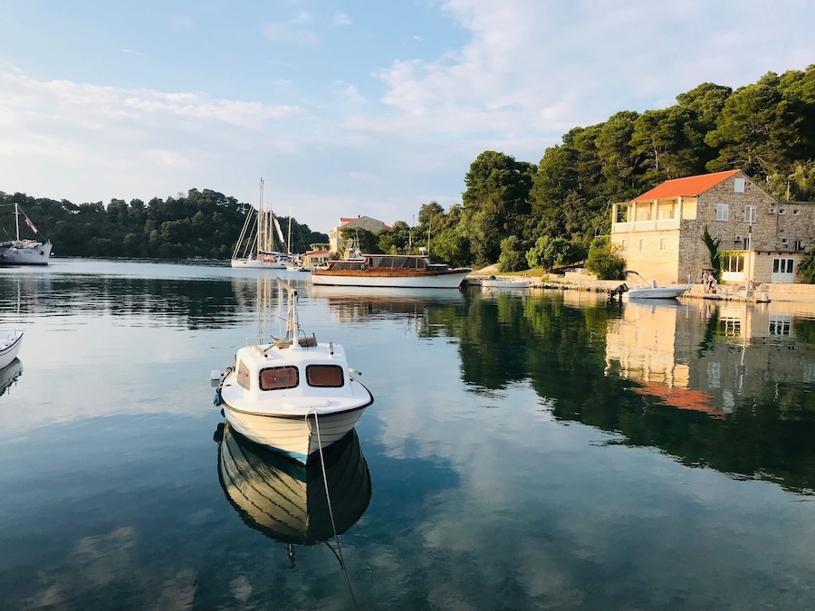 Pomena harbour
