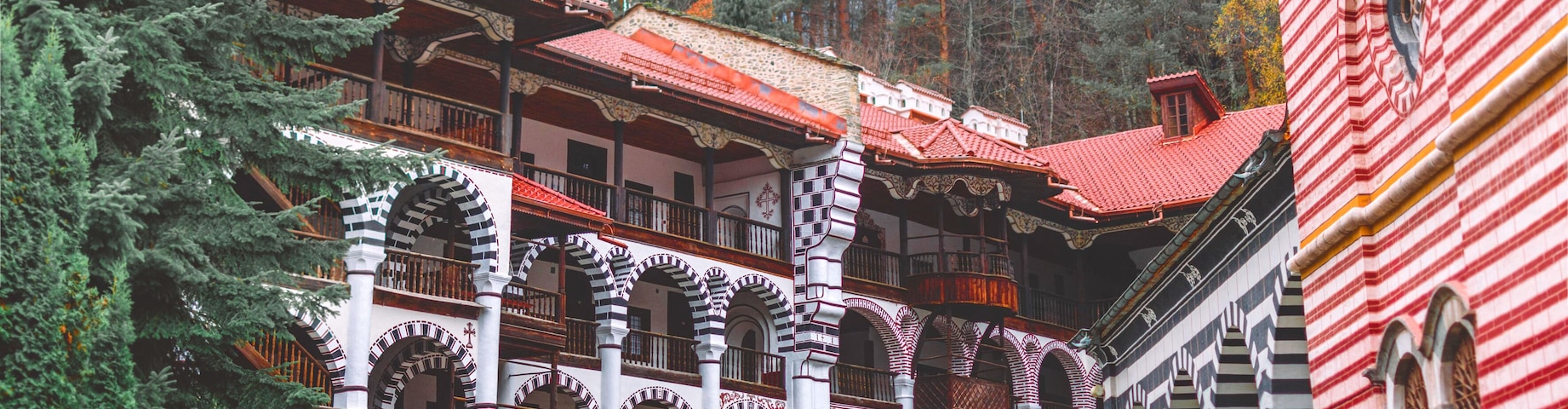 I don't necessarily connect monasteries with religion. For me they are magical places ✨ Magical for their architecture, the atmosphere, the art and the minds behind all that. Can you imagine building a place like this deep into the woods... Only the people who had the need or the will used to visit them. ⠀
Now they are open to all of us and the best we can do is just to appreciate them!