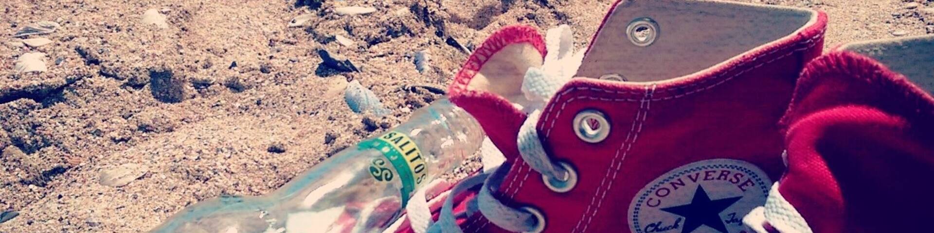 Only 15 kilometers from the Romanian border, Bulgaria hides the most beautiful, deserted beach. Perfect for just throwing your #converse and opening a cold #Salitos
#waterlust