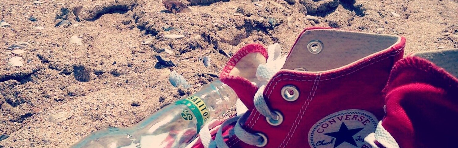 Only 15 kilometers from the Romanian border, Bulgaria hides the most beautiful, deserted beach. Perfect for just throwing your #converse and opening a cold #Salitos
#waterlust