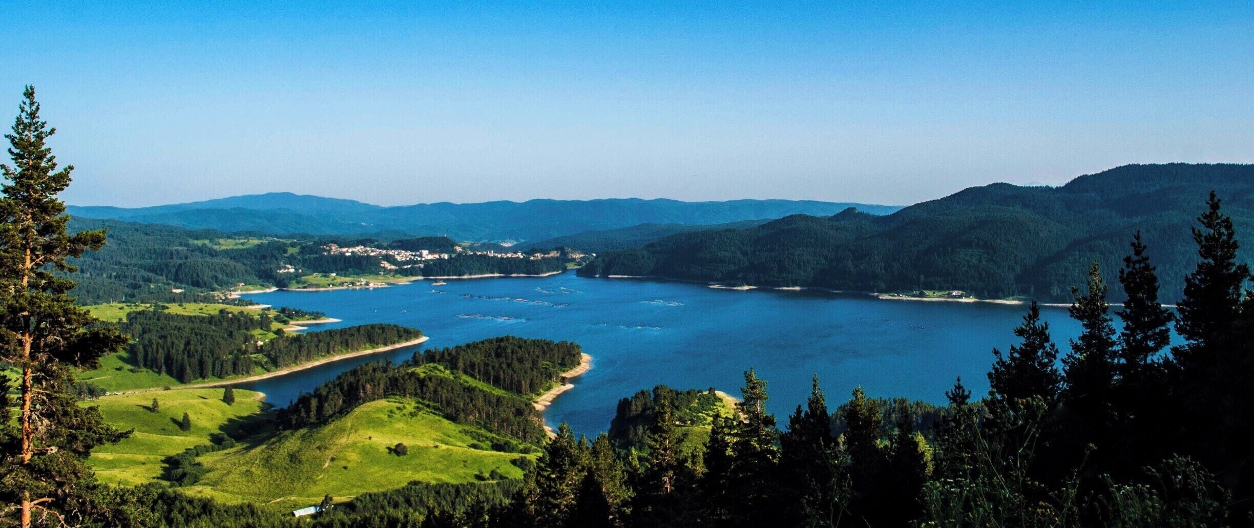 Dospat is a dam on the Dospat river in the Western Rhodopes. Located at 1200 m altitude. height. It was built on the Dospat River.
It is perfect for vacation and enjoying both water and mountains.
#BVStrove