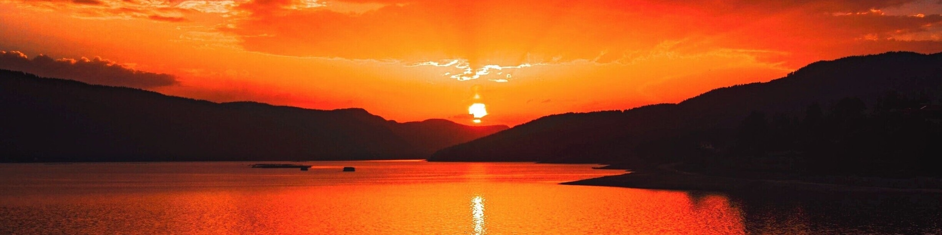 Sunset in Dospat, Bulgaria.
#sunset #bulgaria #nature #colors #colorful #imtsanev #photography