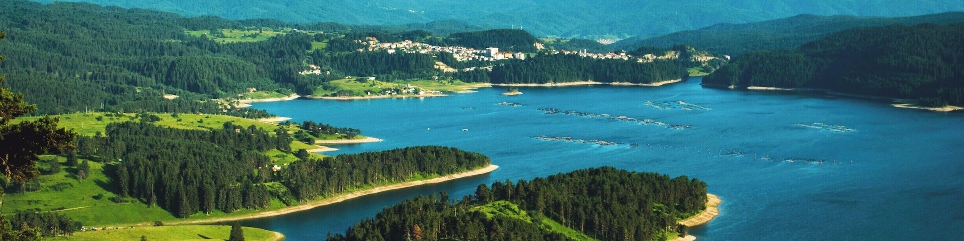 Dospat is a dam on the Dospat river in the Western Rhodopes. Located at 1200 m altitude. height. It was built on the Dospat River.
It is perfect for vacation and enjoying both water and mountains.