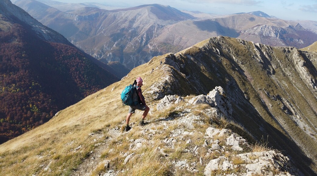 Stunning 360 panorama ridgeline walk on Visocica Mountain in Bosnia along the #ViaDinarica long-distance #hiking trail
Read more about the hike in my new blog post
https://www.wildinthebalkans.com/via-dinarica-visocica-mountain/