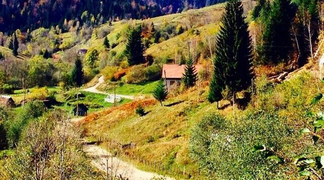 It must be refreshing to wake up to a view like this every morning. Another pit stop we did to see this view of Treskavica Nature Park.