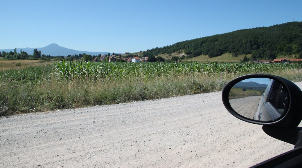 Somewhere on the roads of North Bosnia.
Roadtrips in Bosnia are highly recommended, even though the streets are still in a rather poor condition.